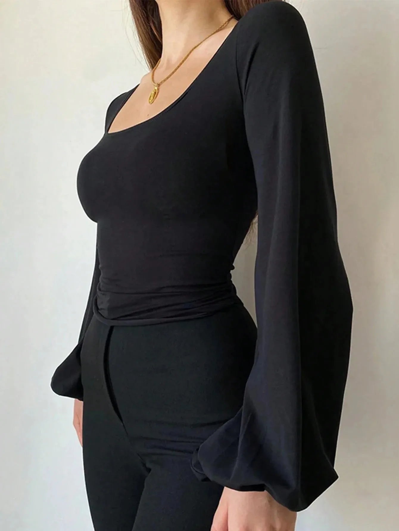 Women's T-shirt, casual pure color bell-sleeve T-shirt for women, black long-sleeved top